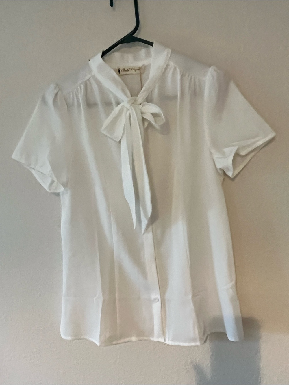 NWT Belle Poque Classic White Button down Tie-Neck Blouse - Women's Top SMALL